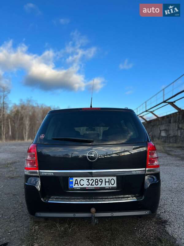 Мінівен Opel Zafira 2010 в Маневичах