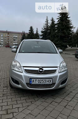 Opel Zafira 2011