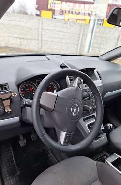 Минивэн Opel Zafira 2006 в Надворной