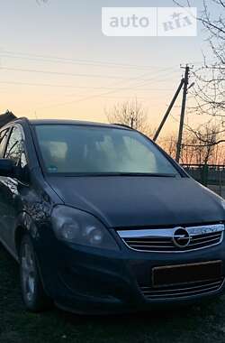 Минивэн Opel Zafira 2010 в 