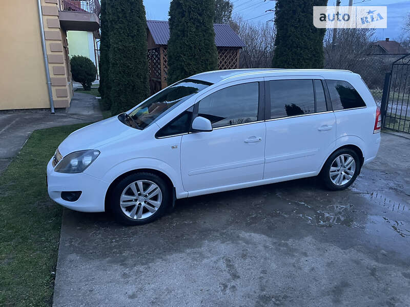 Мінівен Opel Zafira 2009 в Стрию