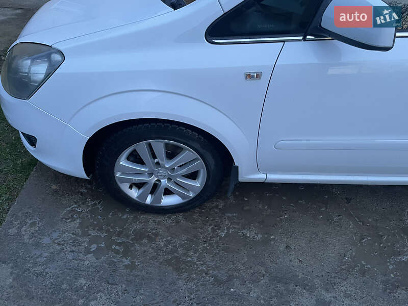 Минивэн Opel Zafira 2009 в Стрые