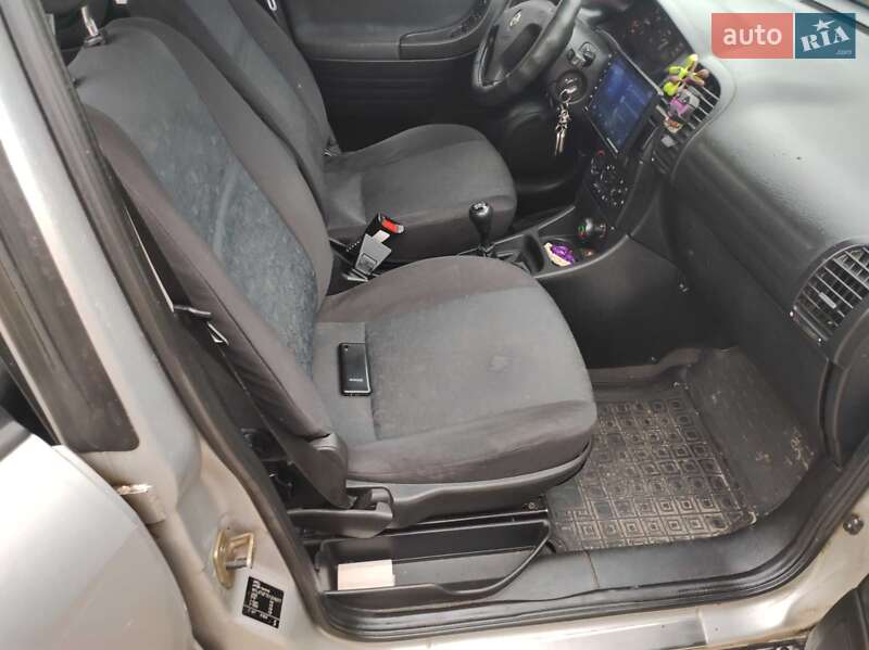 Минивэн Opel Zafira 1999 в Львове