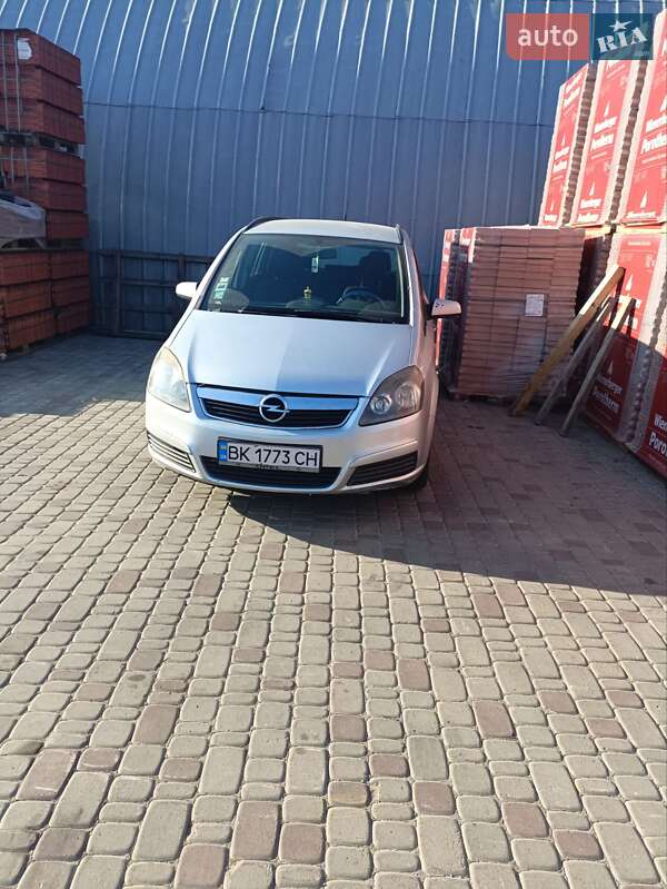 Мінівен Opel Zafira 2007 в Рівному
