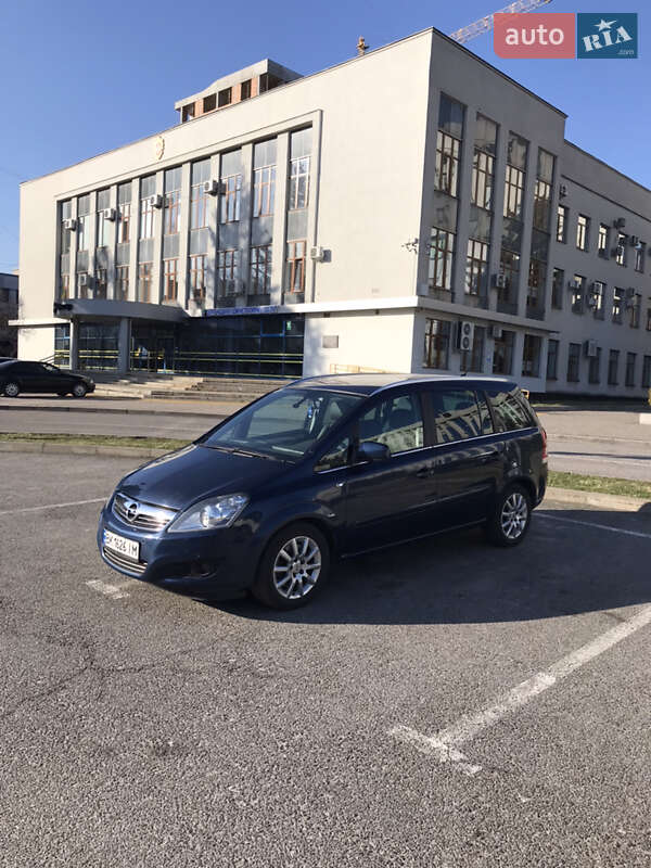 Минивэн Opel Zafira 2011 в Ровно