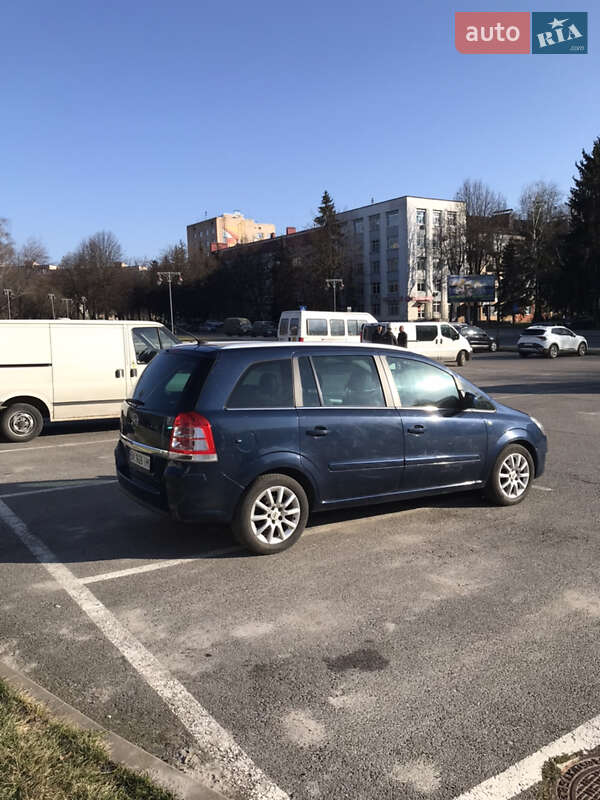 Минивэн Opel Zafira 2011 в Ровно