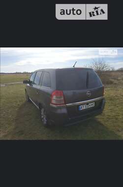 Мінівен Opel Zafira 2010 в Надвірній