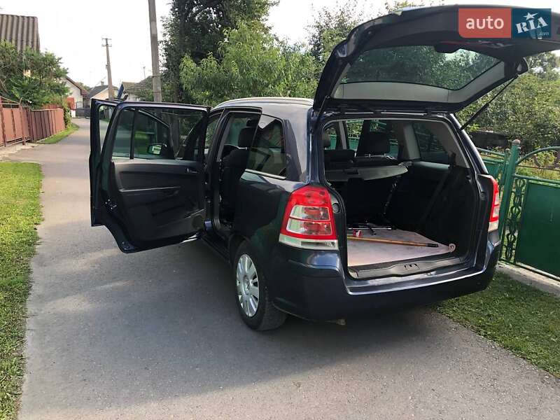 Мінівен Opel Zafira 2008 в Івано-Франківську