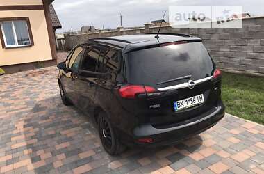 Минивэн Opel Zafira 2014 в 