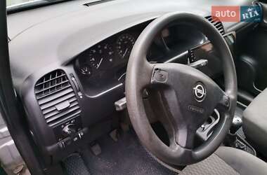 Минивэн Opel Zafira 2003 в Павлограде