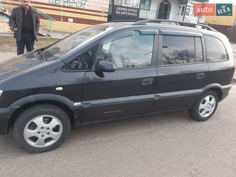 Минивэн Opel Zafira 2002 в Киеве