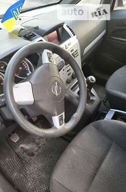 Минивэн Opel Zafira 2008 в 