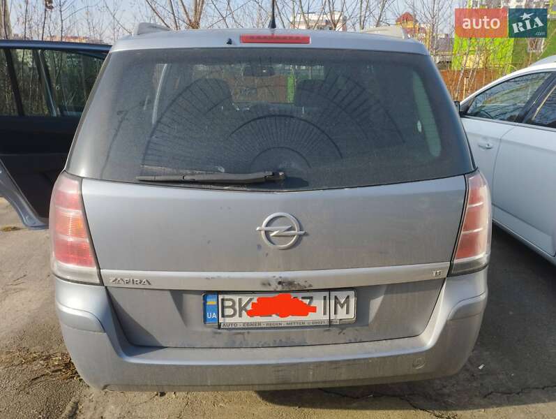 Минивэн Opel Zafira 2005 в Ровно