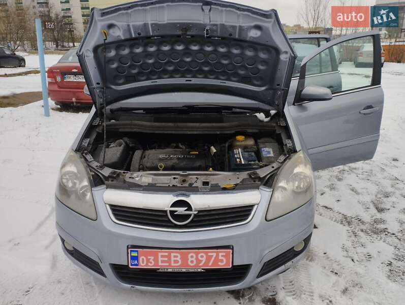 Минивэн Opel Zafira 2005 в Ровно
