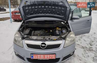 Минивэн Opel Zafira 2005 в Ровно