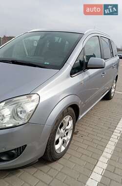 Минивэн Opel Zafira 2011 в 