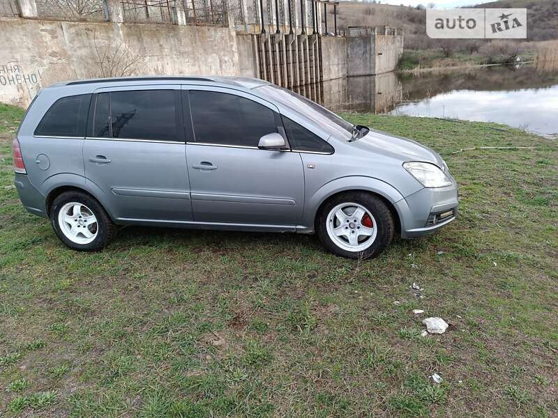 Мінівен Opel Zafira 2005 в Снігурівці