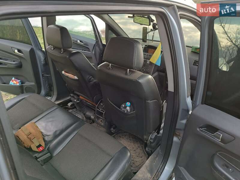 Мінівен Opel Zafira 2005 в Снігурівці