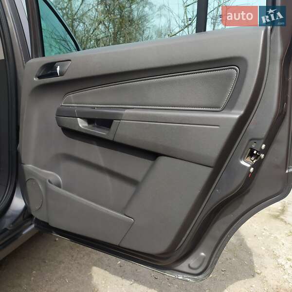 Мінівен Opel Zafira 2011 в Харкові
