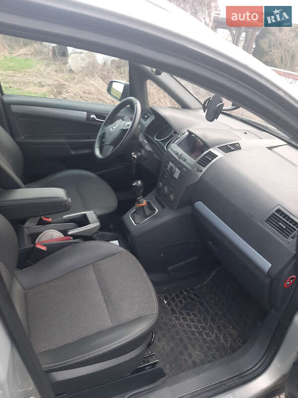 Минивэн Opel Zafira 2007 в Запорожье