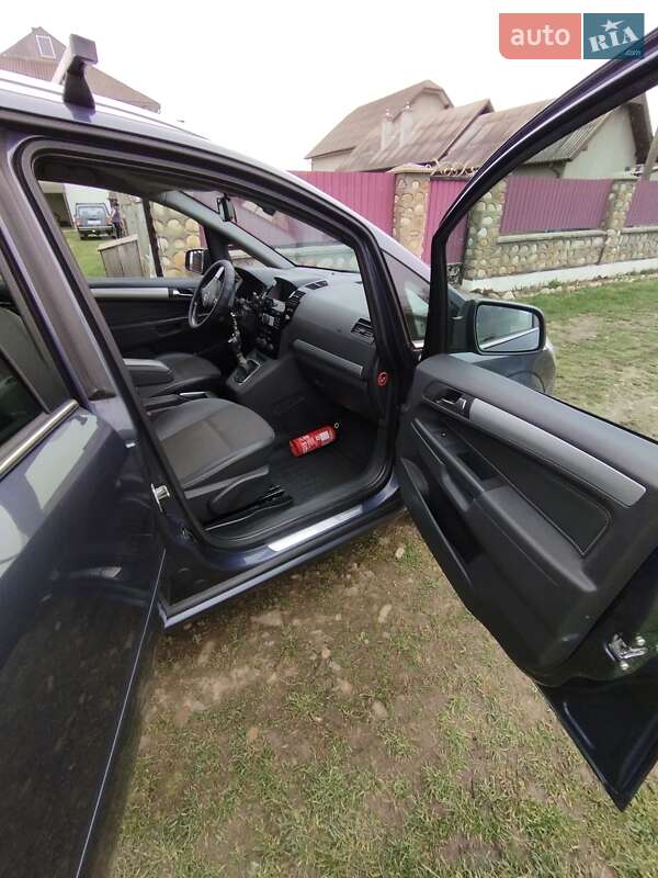 Мінівен Opel Zafira 2010 в Івано-Франківську