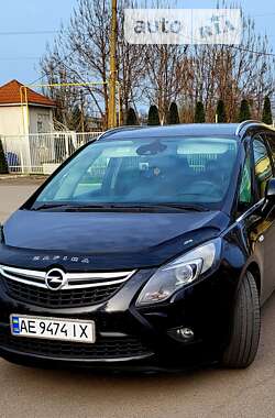 Минивэн Opel Zafira 2012 в Кривом Роге