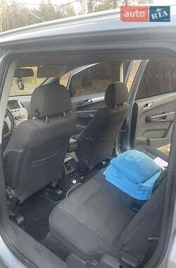 Минивэн Opel Zafira 2009 в 