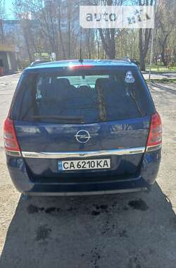 Минивэн Opel Zafira 2010 в Черкассах