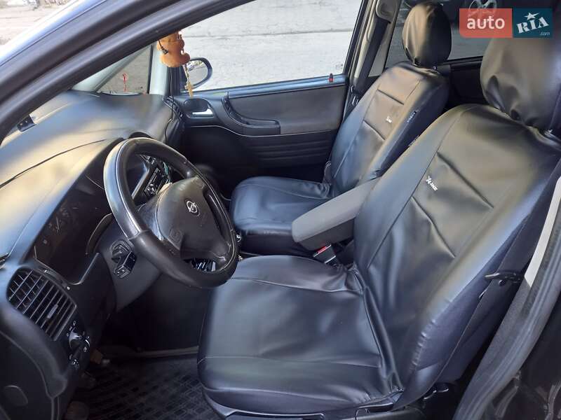 Минивэн Opel Zafira 2003 в Городенке
