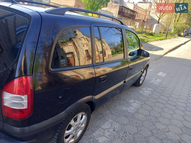 Минивэн Opel Zafira 2003 в Городенке