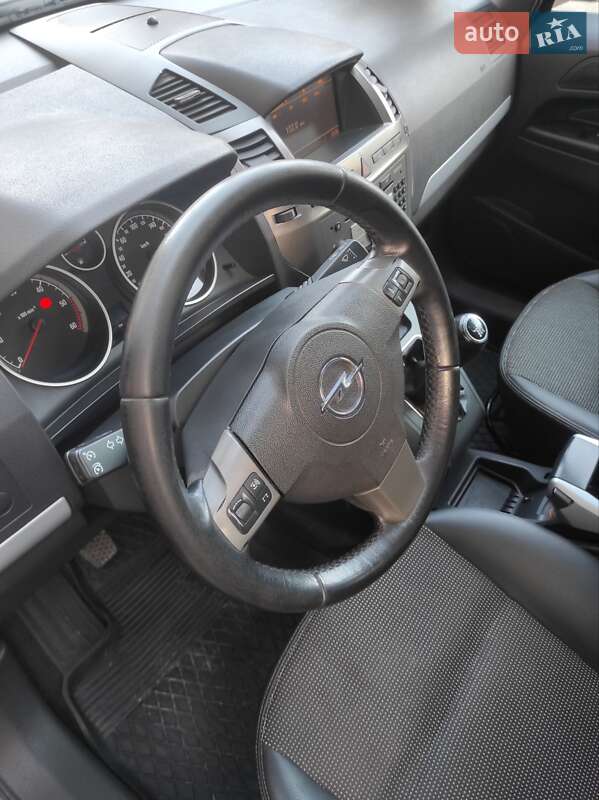 Мінівен Opel Zafira 2007 в Дніпрі