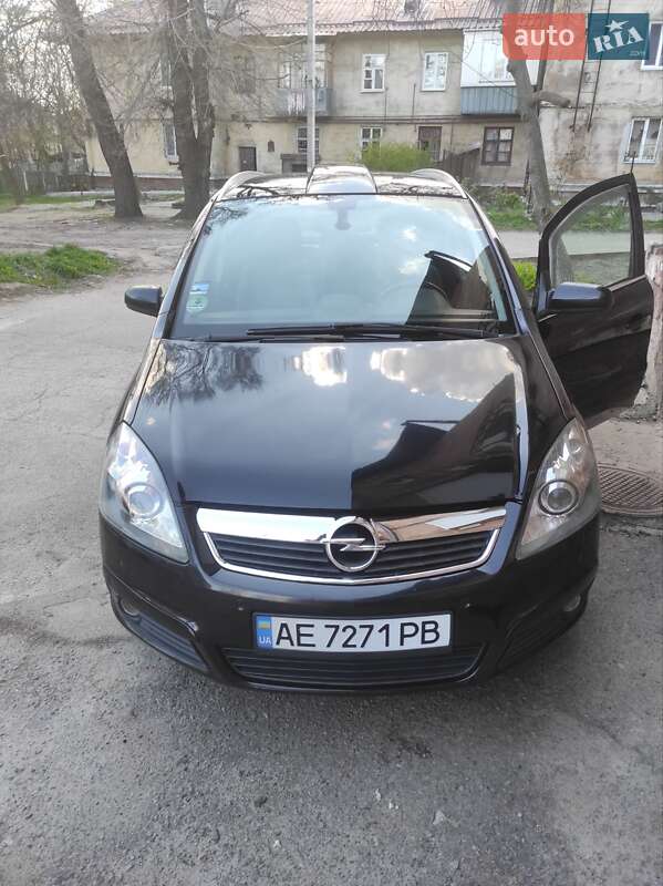 Мінівен Opel Zafira 2007 в Дніпрі