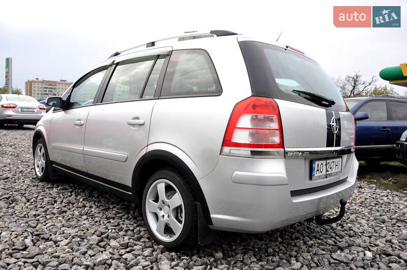 Минивэн Opel Zafira 2009 в Львове