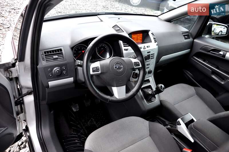Минивэн Opel Zafira 2009 в Львове