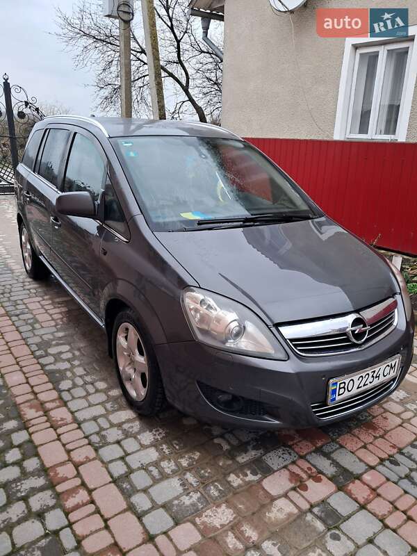 Минивэн Opel Zafira 2010 в Чорткове