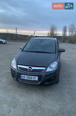 Минивэн Opel Zafira 2013 в 