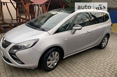 Минивэн Opel Zafira 2012 в Сваляве