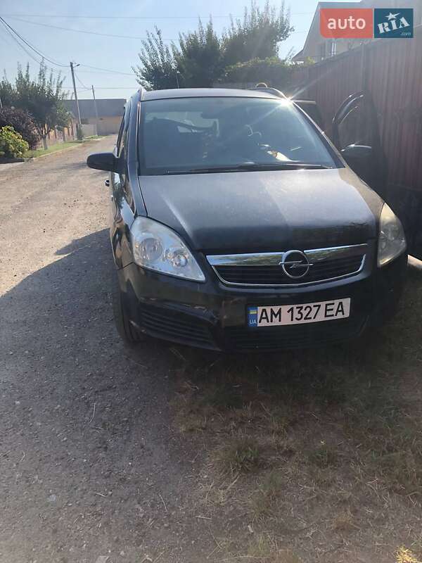 Минивэн Opel Zafira 2006 в 