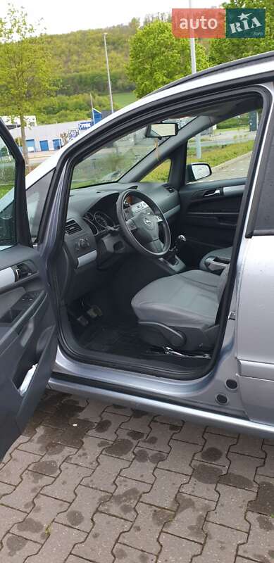 Мінівен Opel Zafira 2007 в Луцьку