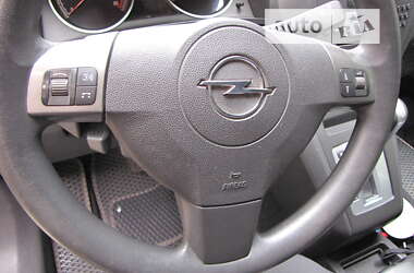 Минивэн Opel Zafira 2007 в Староконстантинове