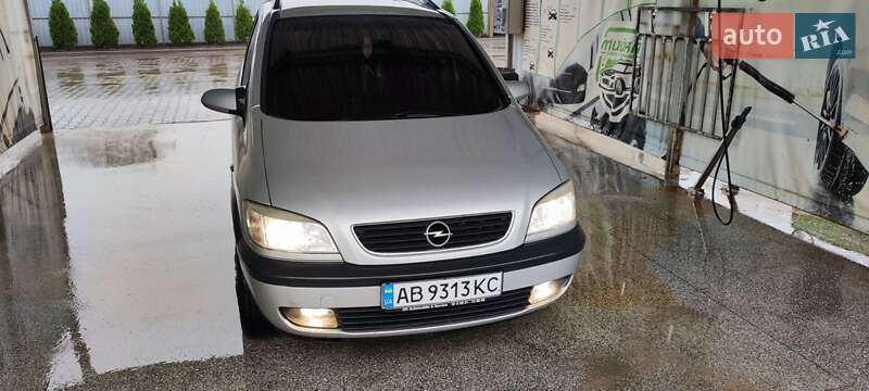 Минивэн Opel Zafira 2002 в Виннице