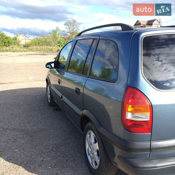 Минивэн Opel Zafira 2001 в Ивано-Франковске
