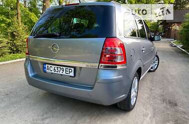 Минивэн Opel Zafira 2010 в Гайсине