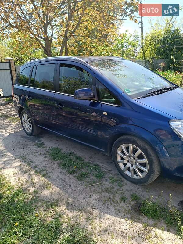 Минивэн Opel Zafira 2009 в Виннице