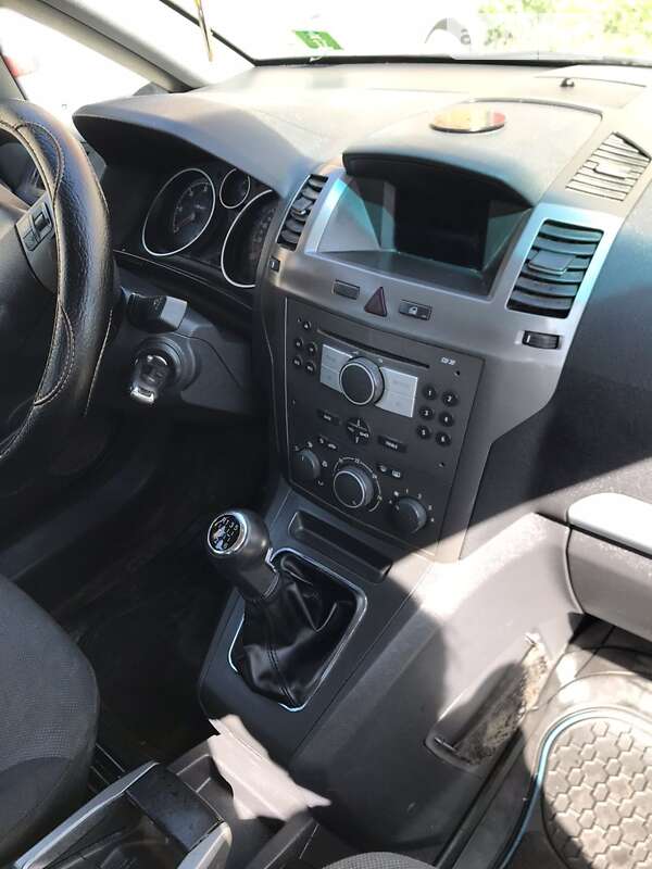 Минивэн Opel Zafira 2006 в Полтаве