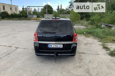 Мінівен Opel Zafira 2008 в Вараші