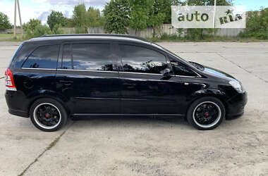 Минивэн Opel Zafira 2008 в Вараше