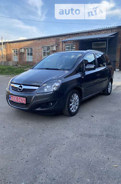 Минивэн Opel Zafira 2011 в Ахтырке