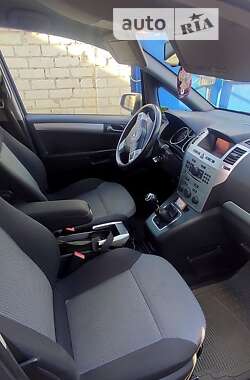 Минивэн Opel Zafira 2009 в Песочине