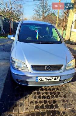 Минивэн Opel Zafira 2002 в 